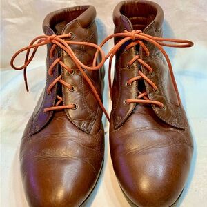 DanexX Women Vintage Brown Leather Lace up Ankle Boot Comfy, minimal wear sz8.5W